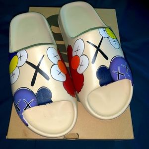 Yeezy x KAWS Slides